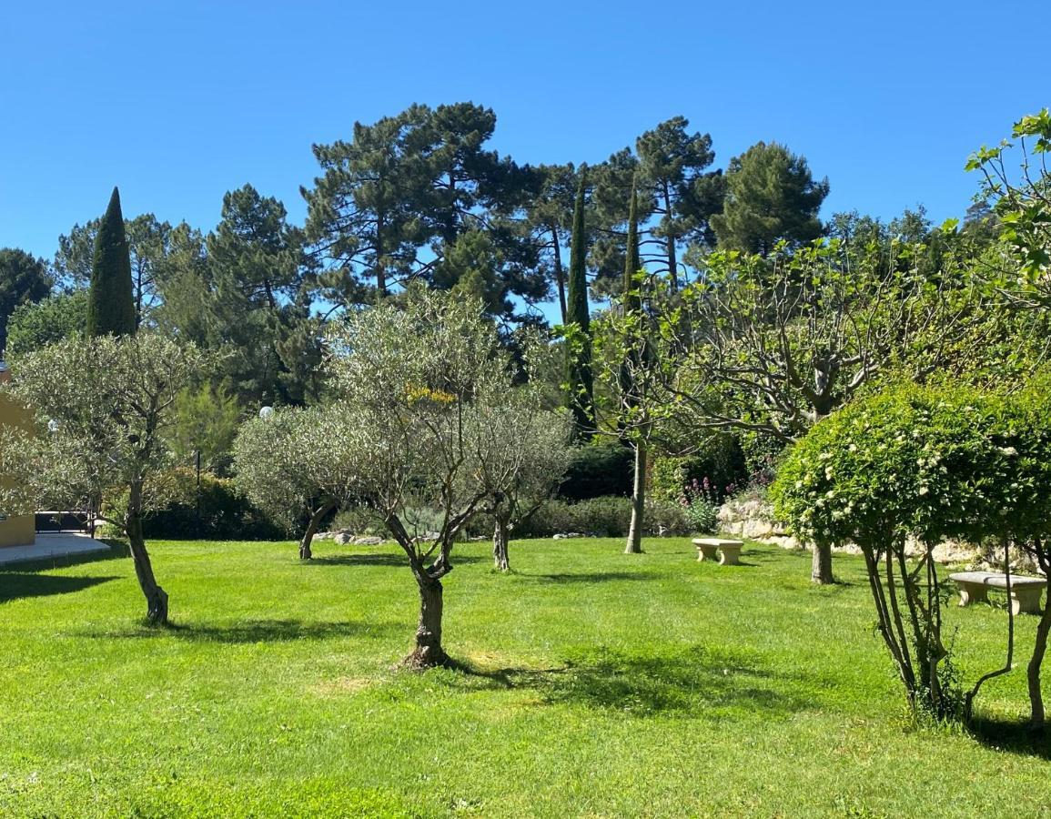Les Sables D'Ocre & Spa รูสซียง ภายนอก รูปภาพ